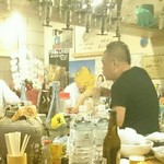 千匹屋 立ち飲み屋 - 店内