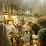千匹屋 立ち飲み屋 - 店内