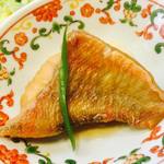 万菜 はせがわ - 