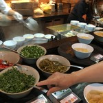 RISE LOUNGE - ヌードルはオーダーに関係なく次々作られます。