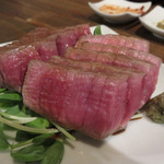 肉山 福岡 - ランプ。
      もも肉の中でも、一番柔らかく旨みも強いです。
      