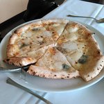 ゾーナ イタリア - 妻のメイン：クアトロフォルマッジ