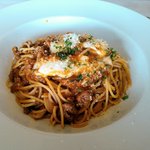 ゾーナ イタリア - 娘のメイン：自家製モッツァレラチーズと和牛を使ったボロネーゼ