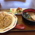 お食事処 駅前飯店げんぞう - 