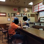 島田屋 - 201608 島田屋 店内（座席より右まわり）→