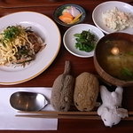 はこ庭 - 玄米ちらし寿司定食。