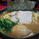 横浜ラーメン 田上家 - ラーメン中＋味付玉子