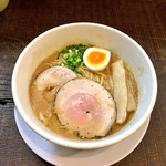 ラーメン家 みつ葉 - 豚骨醤油ラーメン