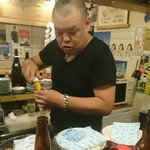 千匹屋 立ち飲み屋 - ハバネロソース開栓
