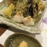 わ食場 はす家 - 天ぷら盛り合わせ&蓮根挟み揚げ