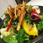 ヤキトリ、ワイン、日本酒、Q - Qの旬サラダ