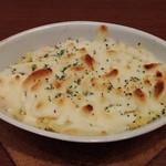 ビーダブリュー カフェ - 絶品♪ポテサラチーズ焼き