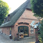 Antik-Hof Bissee - 生ハムなどを売っている