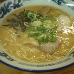 ラーメンほうらく - とんこつラーメン：530円