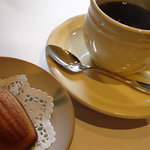 アミタ - 自家製マドレーヌと食後のコーシー