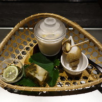 あわび日本料理 錦りゅう - 2016.09 前菜：鮑塩辛、煮こごり、山芋と鮑のすり流し、白バイ貝