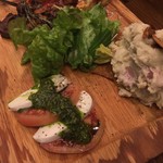 ペッピーノ - ベーコンとキノコ、アンチョビのポテトサラダ 380yen('16.01)