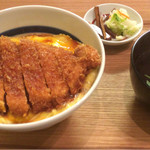 かつ丼と珈琲 聖 - かつ丼:900円