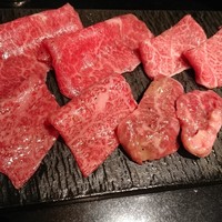 うしごろ 貫 恵比寿本店 - 希少部位盛り合わせ
                塩用