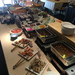 Daiwaroinetto Hoteru - サメ…こっちだとポピュラーな食べ物なんですね。
      焼き魚も種類が豊富。
      
      