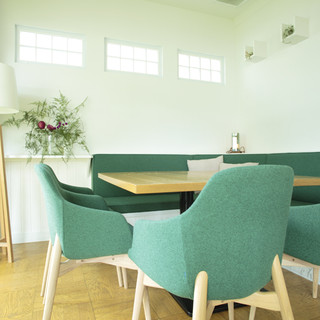 お祝い事やご家族でのお食事に最適！ソファ個室