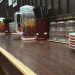 元祖 名島亭 - カウンター席はこんな感じ