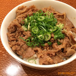 炭火焼肉たむらのお肉が入ったカレー屋さん - 