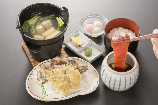 武田の笹かまぼこ - 本塩釜（海鮮）の写真