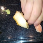 鮨楽こもり - 特別ゲスト　大将の手（笑）