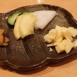 小料理 わみや - 【H28.8.31】糠漬けとゴーダ。