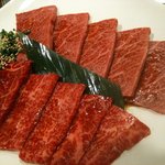 焼肉問屋　くに家 - （手前）かいのみ　（奥）イチボ