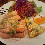 ガーデン＆クラフツ カフェ - 鴨とキノコのホットサンド、マッシュポテト、キッシュ