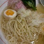 八咫烏 - 麺も美味しい！