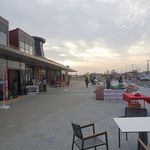 ホーム オブ マザーズ - ジェラートを購入後は、日没までもう間もないのでサクッとテラス席へと移動。