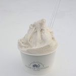ホーム オブ マザーズ - モンブランジェラートは旭市の牛乳をふんだんに使ったアイスがベースで、どちらかと言えば真っ白なアイスクリームですが