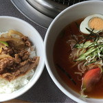 登正門 - 冷麺とカルビ丼セット700円