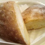 パスタ＆カフェ ピエール - お店手作りの天然酵母パン　かなり旨かった！
