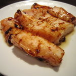 焼肉×もつ鍋 二子玉川 蔵月 - ミノサンド（第1の胃）　780円　もみダレは黒みそ