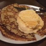 goffo - 伊クレープ：アイスにローズマリーの薫りがついていて、さっぱり食べられる。