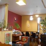 グッドタイムカフェ - 内観：最奥から見る店内