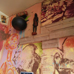 サファリ アフリカンレストランバー - 店内の壁面