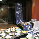 東京 芝 とうふ屋うかい - 清水焼きのディスプレー