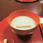 東京 芝 とうふ屋うかい - プロの手で〜♬  美しく！取り分けられました