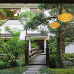 東京 芝 とうふ屋うかい - お部屋から見るお庭