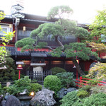 日本家屋に日本庭園