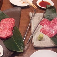 神戸牛 日本橋イタダキ - おススメのメニューから何品か(16-08)