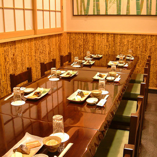 ２階にも個室風椅子席ございます