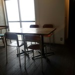 グローカルカフェ - テーブル席