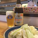 山口づくりとドレッシングかかったキャベツ