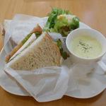 グッドタイムカフェ - サンドイッチプレート　モッツアレラチーズ＆生ハム
                                （ミニサラダ＋ミニスープ付）
                                